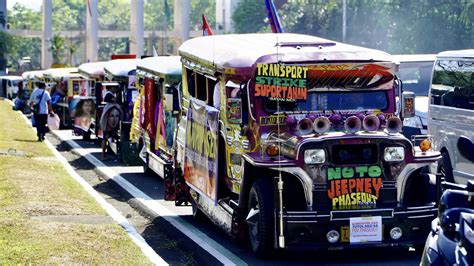 Davao City offers aid to 20,000 displaced by jeepney phaseout.
